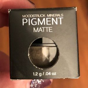 Retired - New Younique Pigment Powder